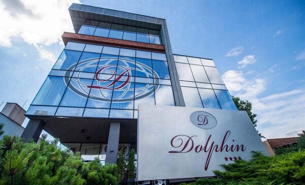 Hotel Dolphin Senec Buitenkant foto